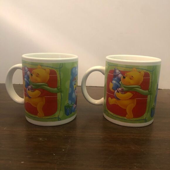 Disney Vintage Winnie The Pooh Tigger And Piglet Christmas Mugs Set of 2. - Picture 1 of 6